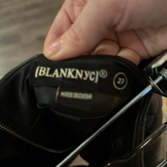 Blank NYC quilted faux leather skirt - black - size 27 - Picture 5 of 5